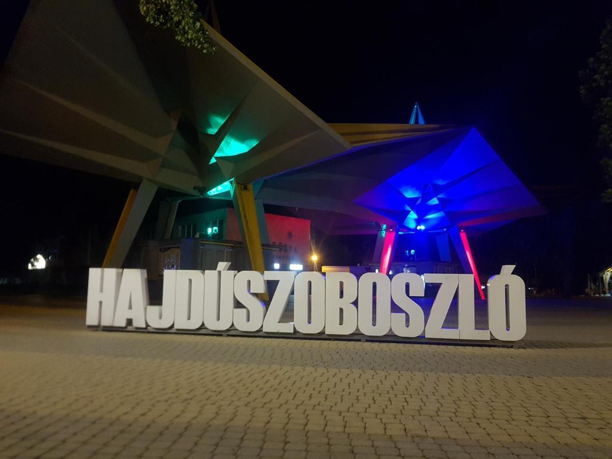Lola Studio Apartman Hajdúszoboszló 外观 照片